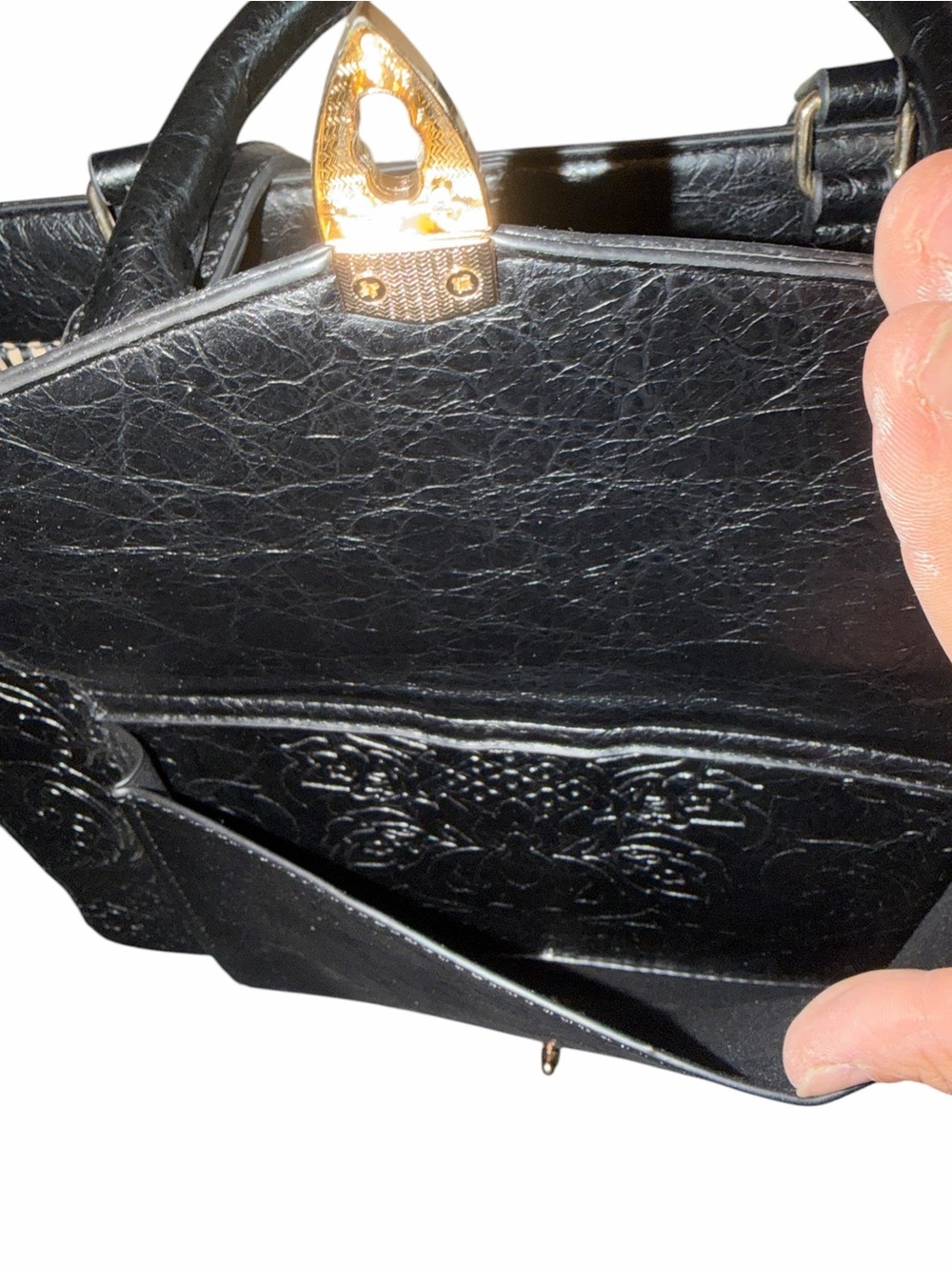 Elegant Black Structured Tote Handbag - Picture 9 of 13